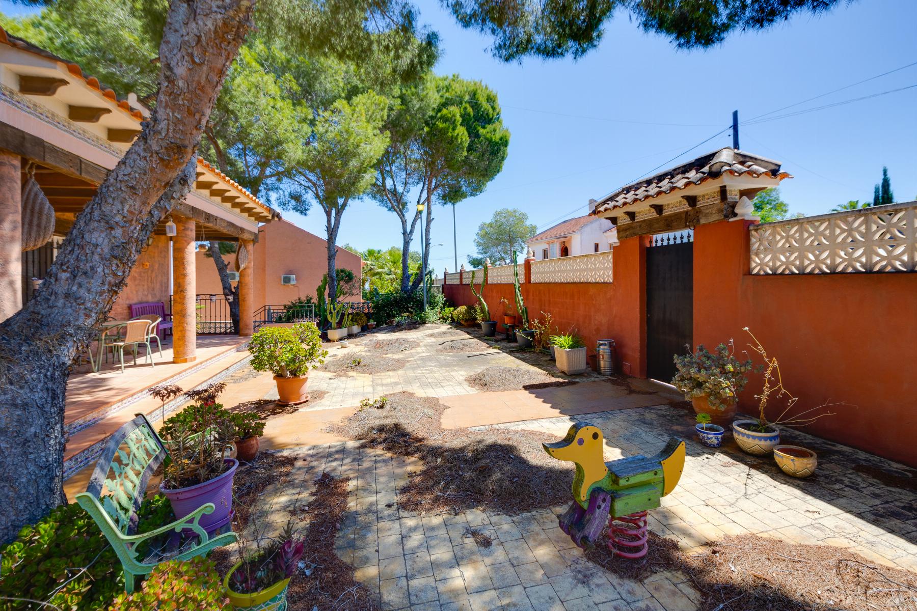 Villa for Sale in San Miguel de Salinas, Alicante