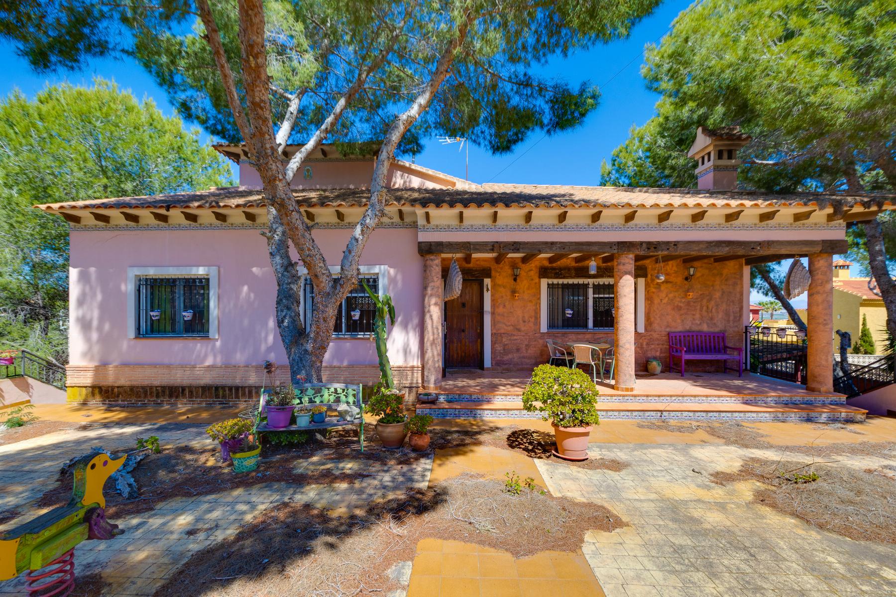Villa for Sale in San Miguel de Salinas, Alicante