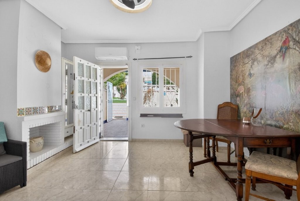 Quad House for Sale in Torrevieja, Alicante