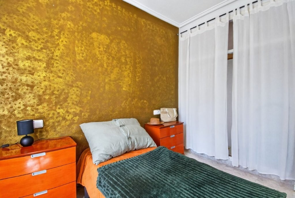 Quad House for Sale in Torrevieja, Alicante