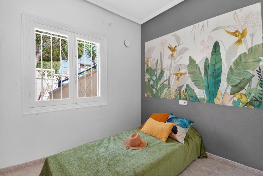 Quad House for Sale in Torrevieja, Alicante