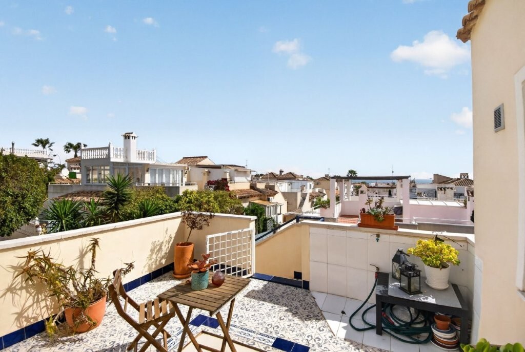 Quad House for Sale in Torrevieja, Alicante