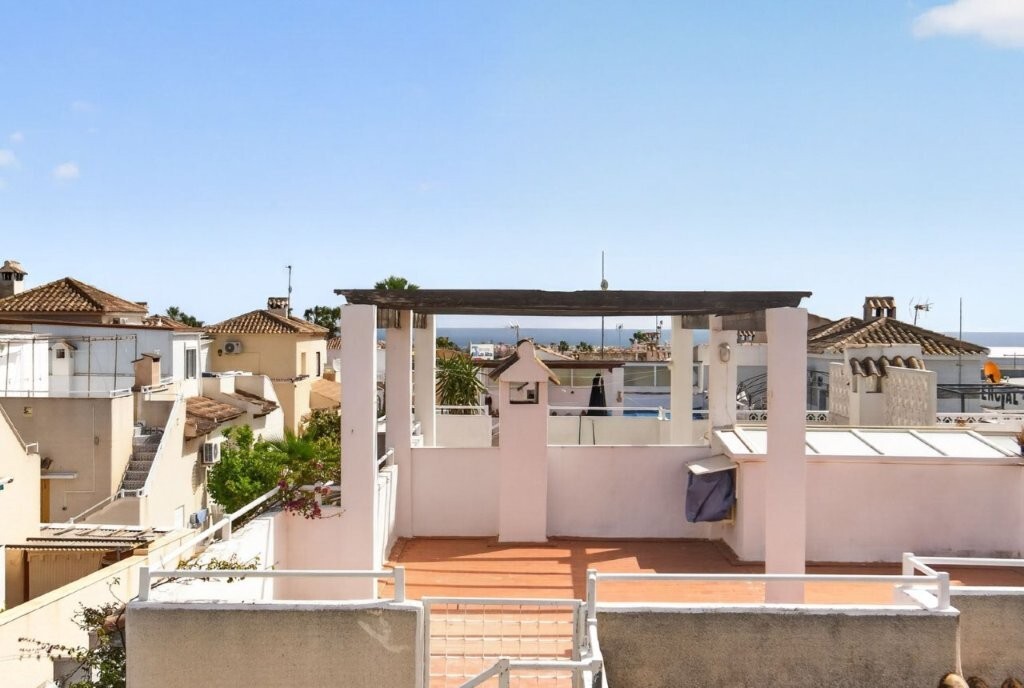 Quad House for Sale in Torrevieja, Alicante