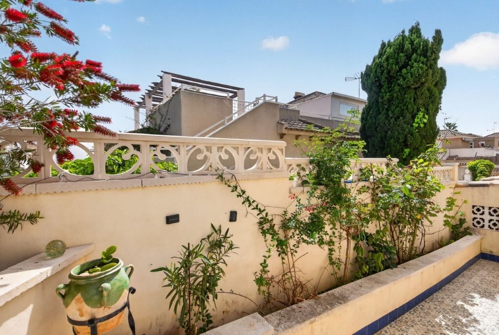 Quad House for Sale in Torrevieja, Alicante