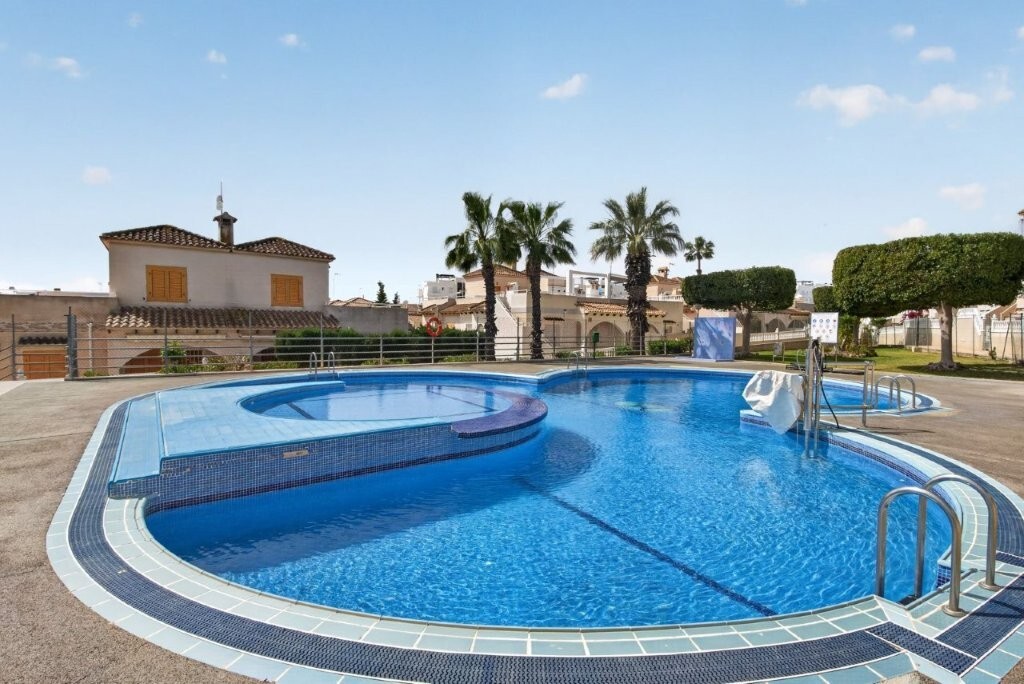 Quad House for Sale in Torrevieja, Alicante