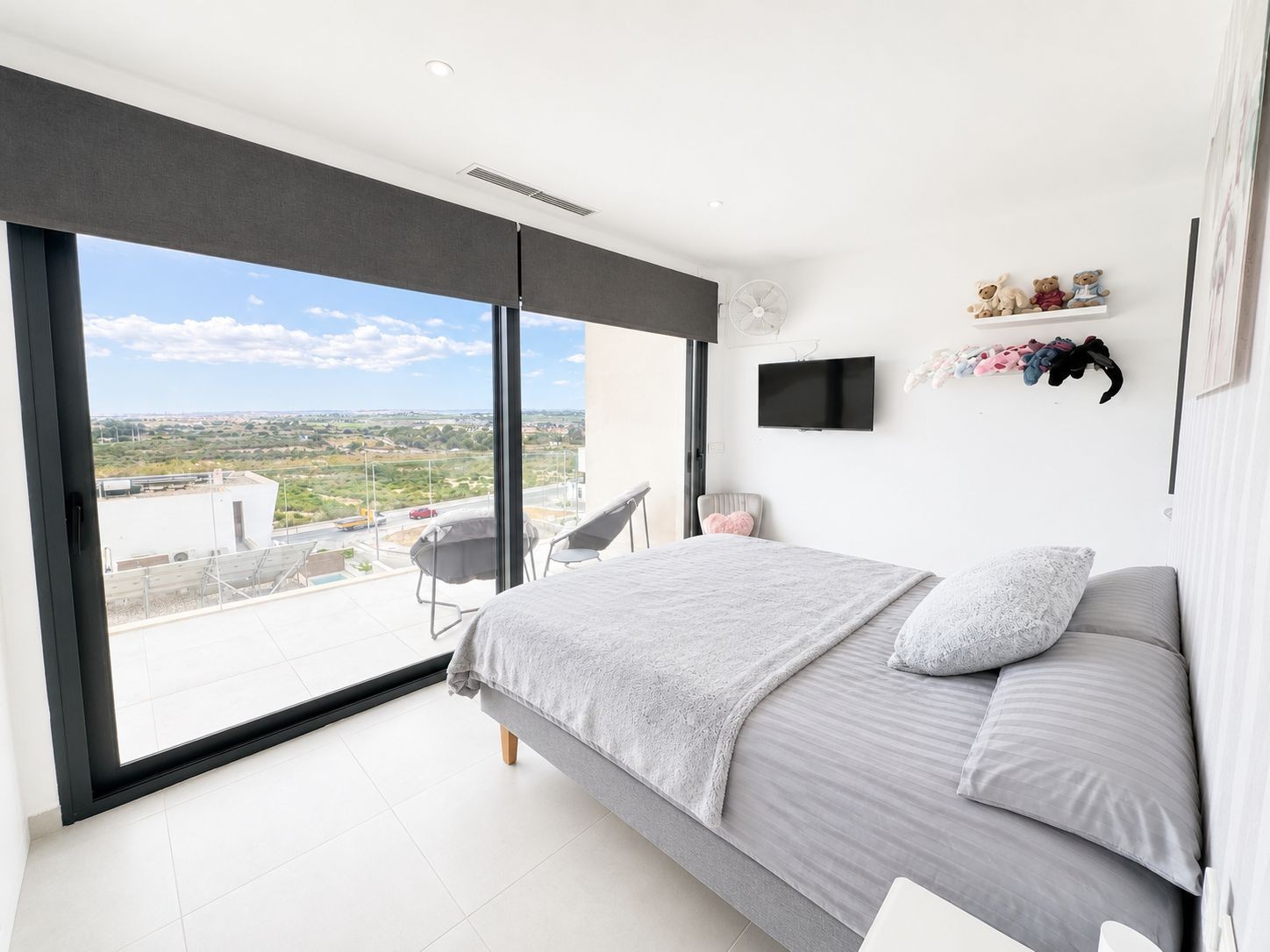 Villa for Sale in Benijofar, Alicante