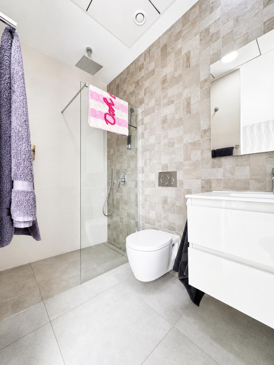 Villa for Sale in Benijofar, Alicante