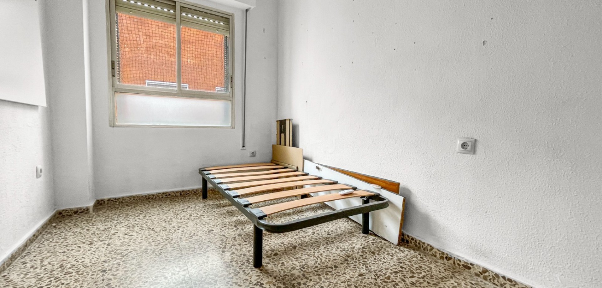 Apartment for Sale in Guardamar del Segura, Alicante