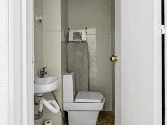 584
