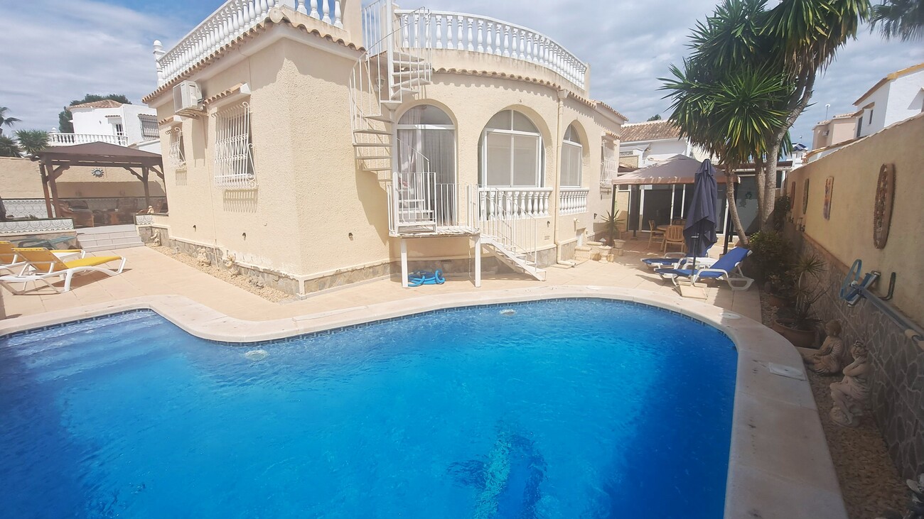 villa-villamartin-spsdx232-26 Villa for Sale in Villamartin, Alicante