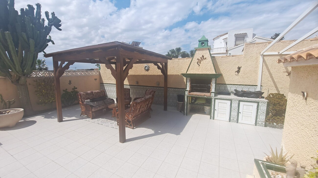 Villa for Sale in Villamartin, Alicante
