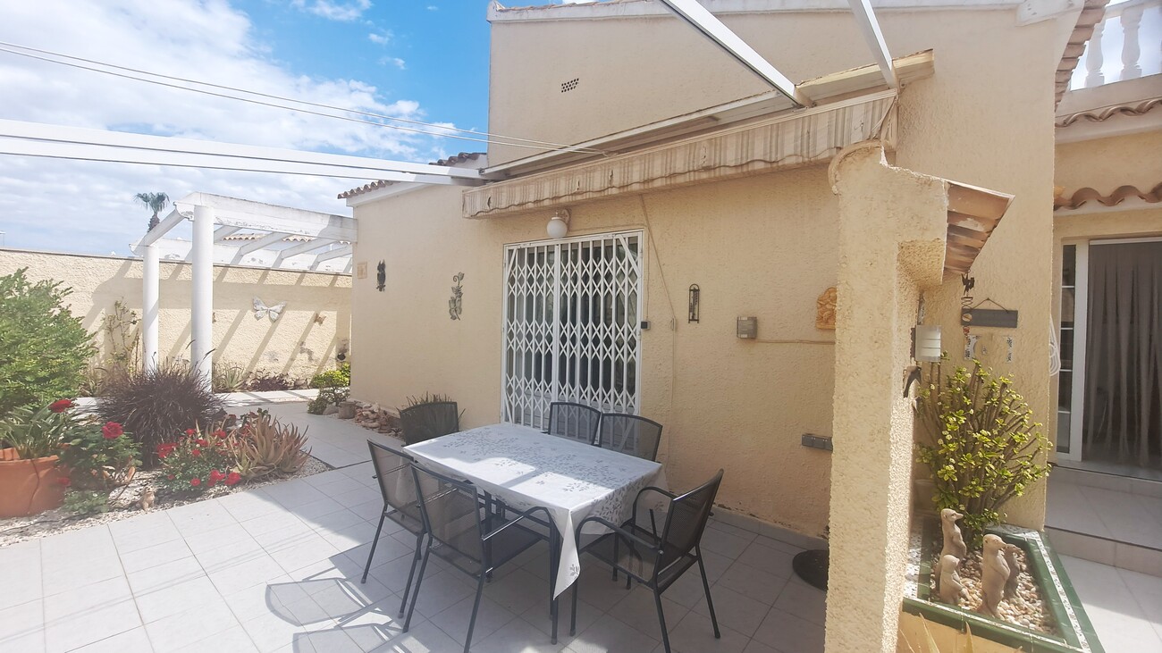 Villa for Sale in Villamartin, Alicante