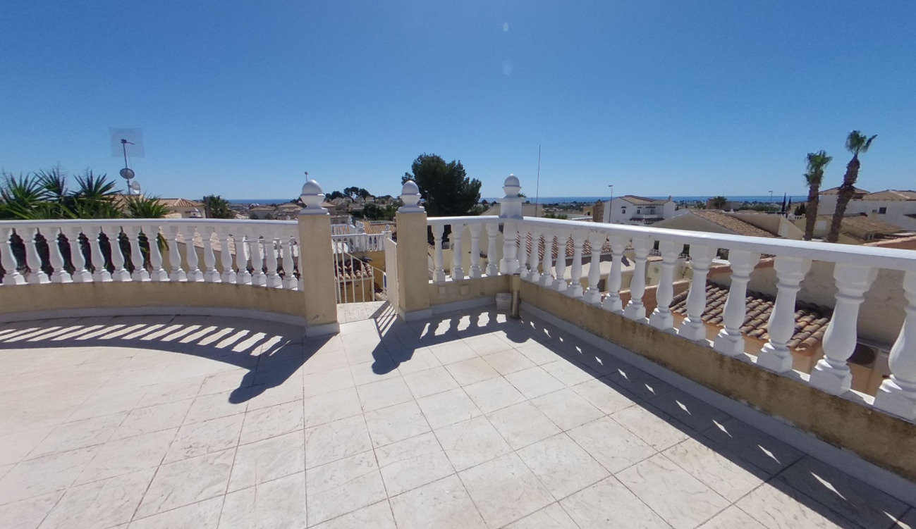 Villa for Sale in Villamartin, Alicante