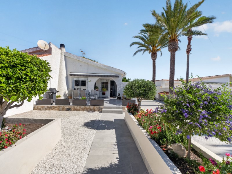 Villa for Sale in Torrevieja, Alicante