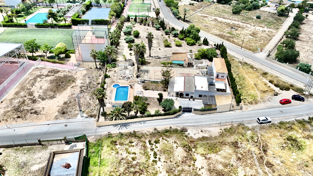 Villa for Sale in Los Montesinos, Alicante