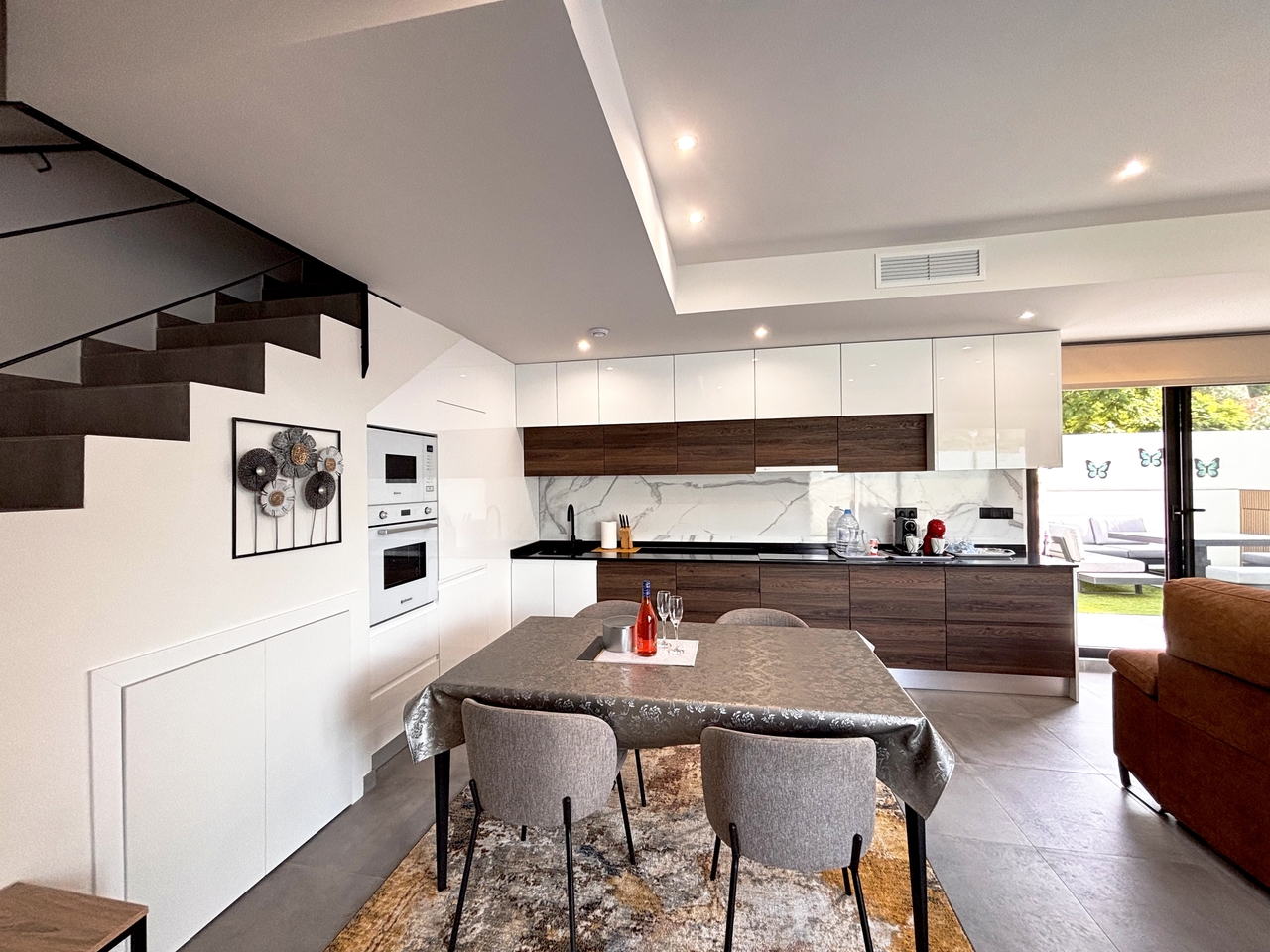 Villa for Sale in Villamartin, Alicante