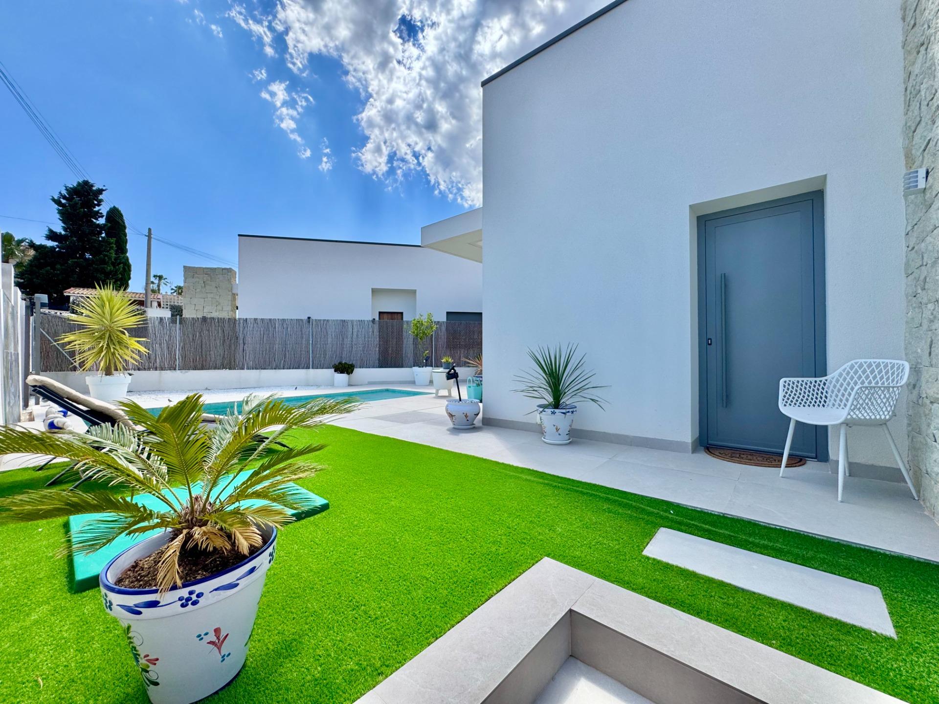 Villa for Sale in San Miguel de Salinas, Alicante