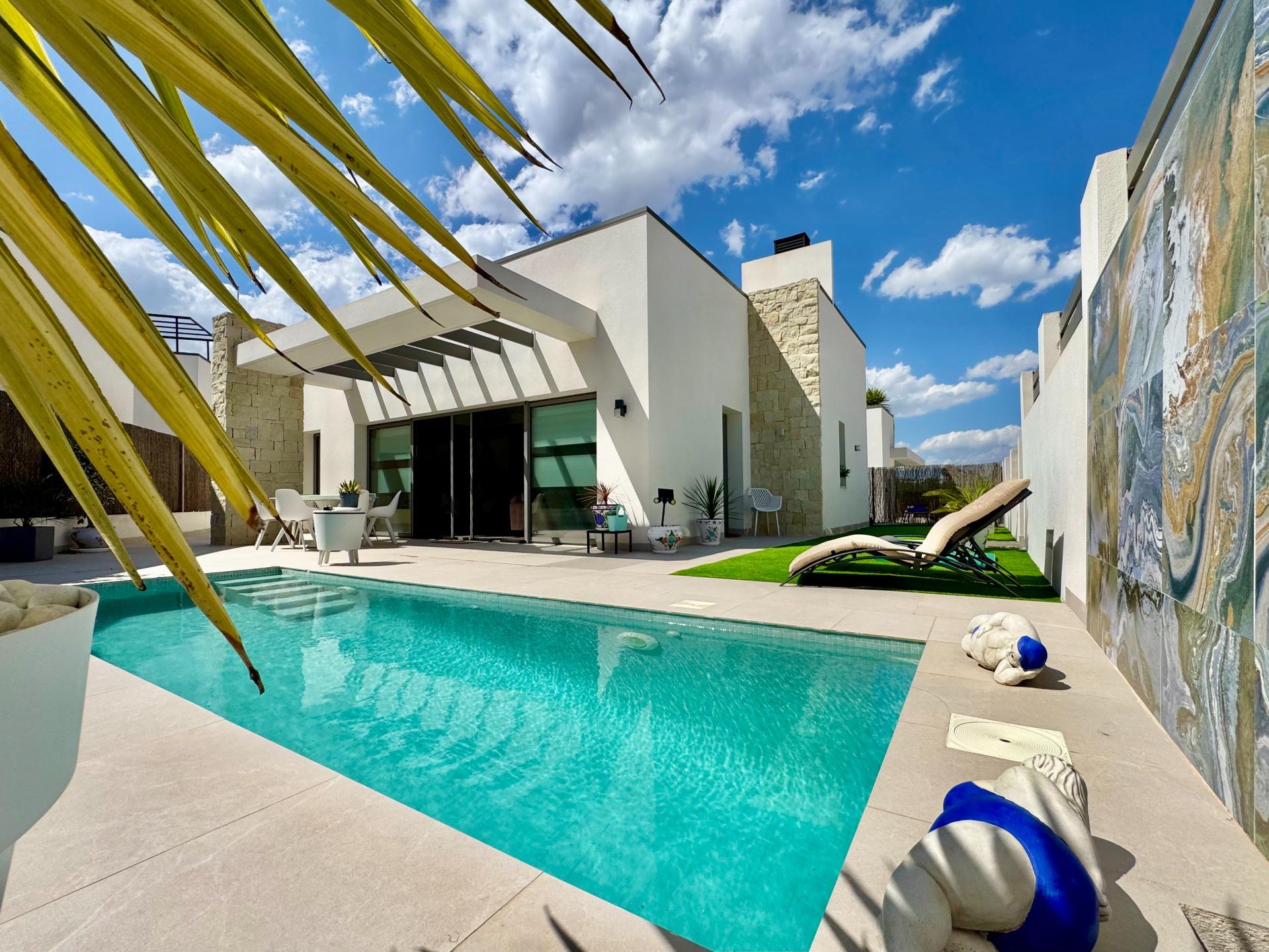 Villa for Sale in San Miguel de Salinas, Alicante