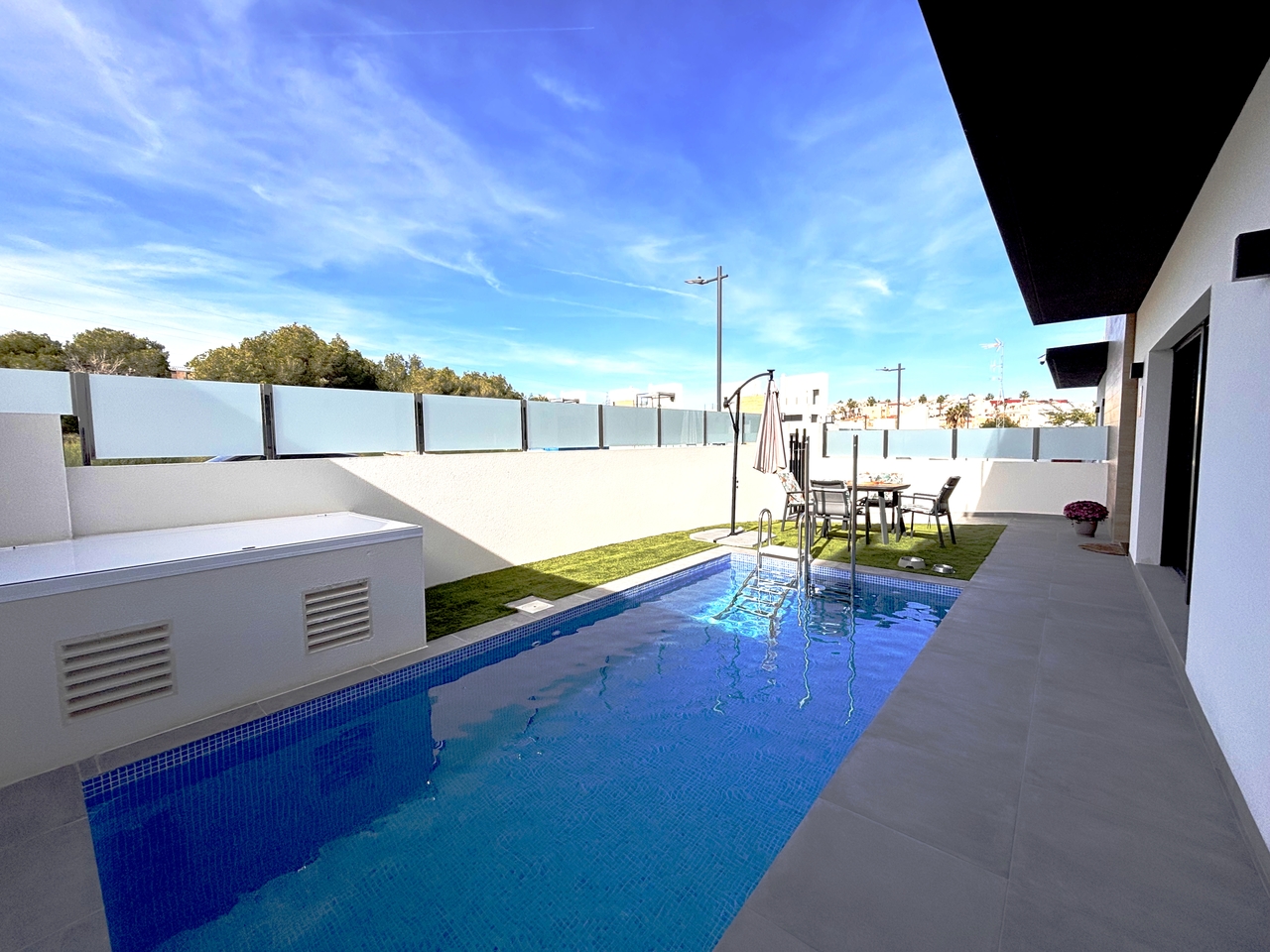 Villa for Sale in Villamartin, Alicante