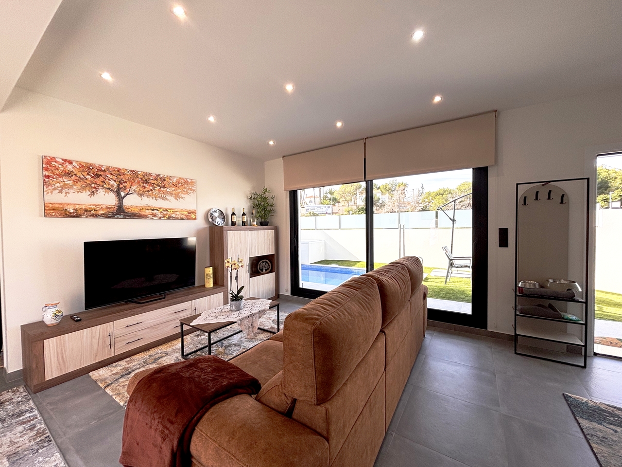 Villa for Sale in Villamartin, Alicante