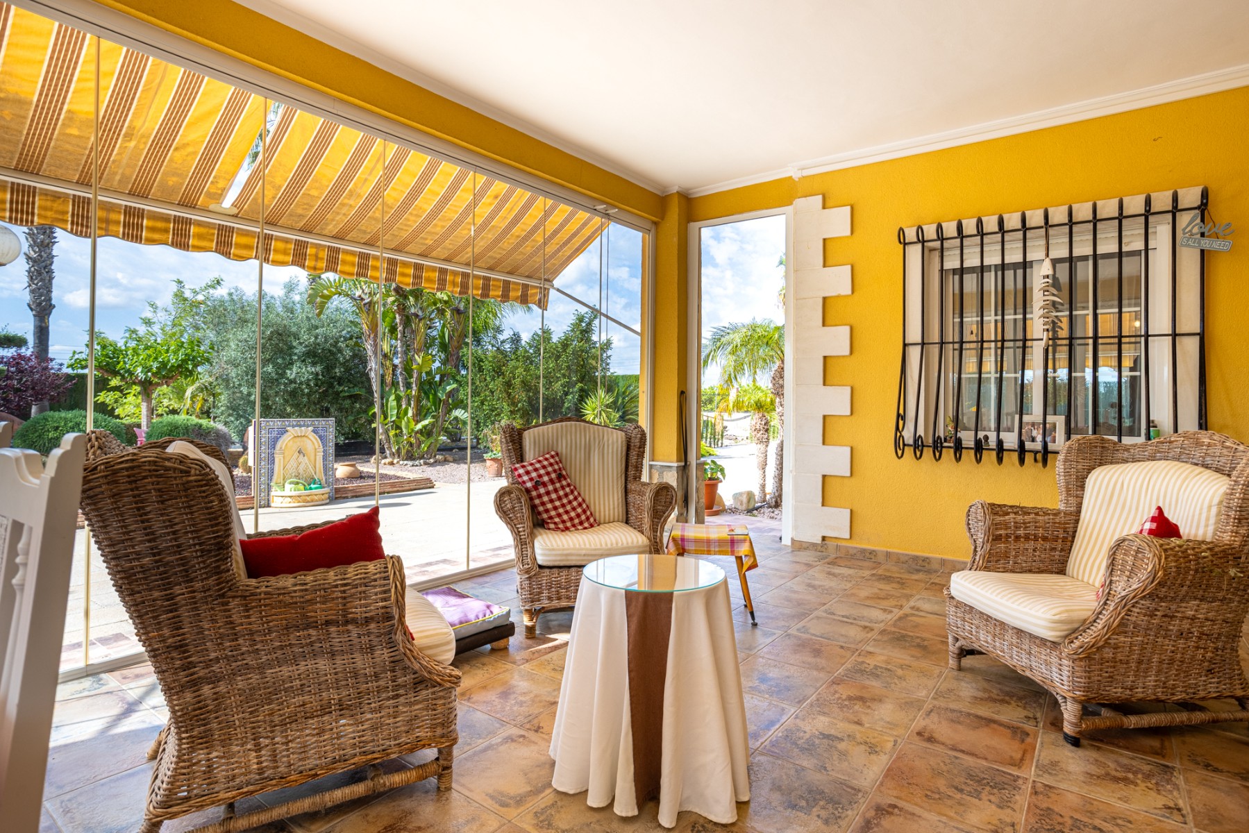 Villa for Sale in Elche, Alicante
