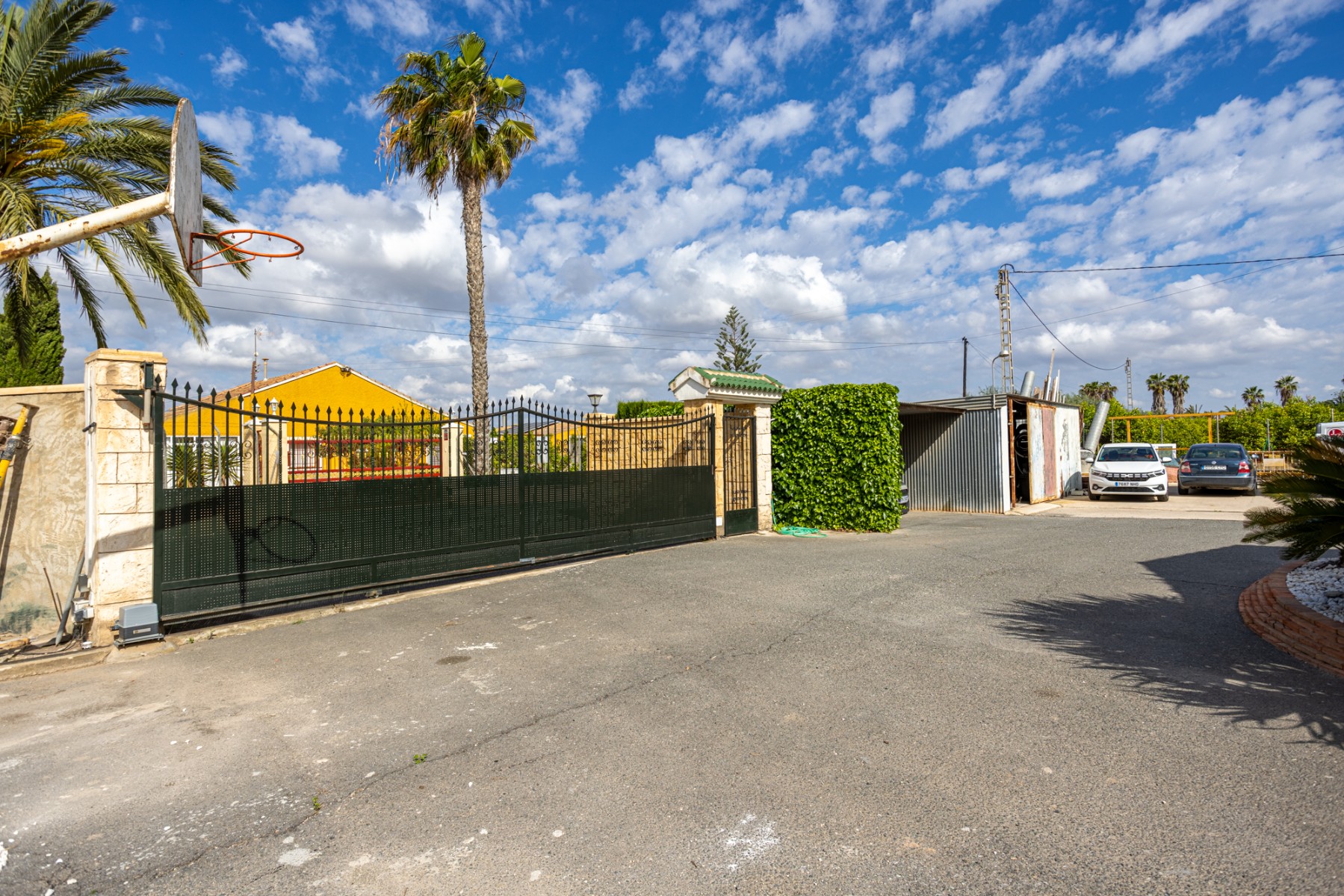 Villa for Sale in Elche, Alicante