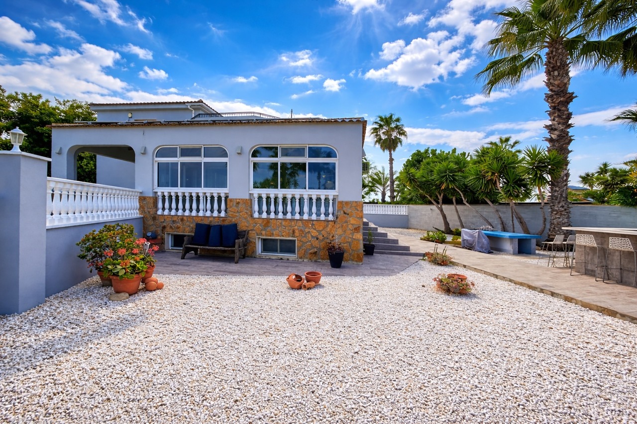 Villa for Sale in Catral, Alicante