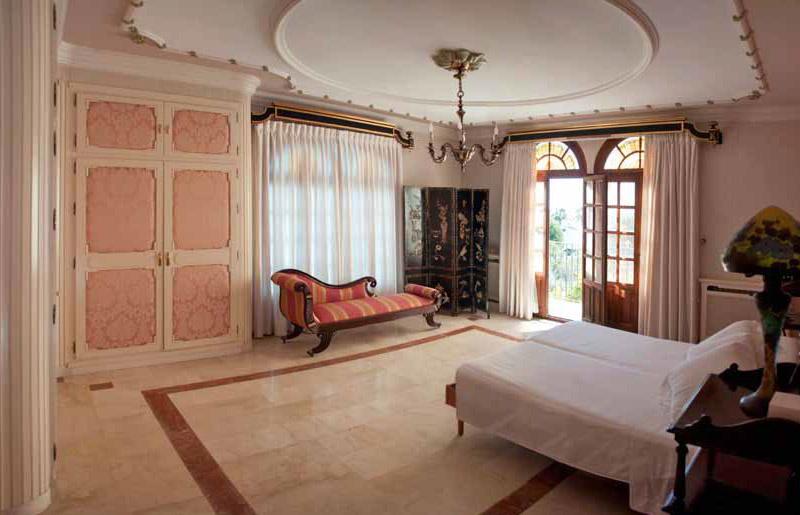 Villa for Sale in Villamartin, Alicante