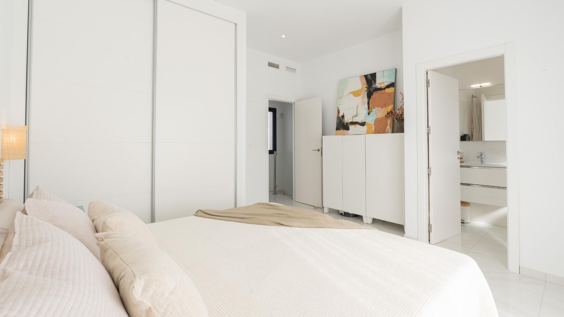 Villa for Sale in Bigastro, Alicante