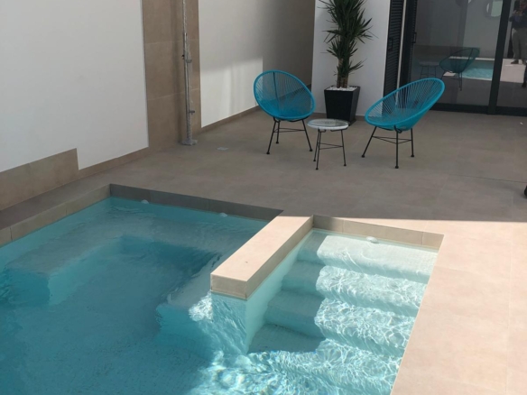 Villa for Sale in Benijofar, Alicante