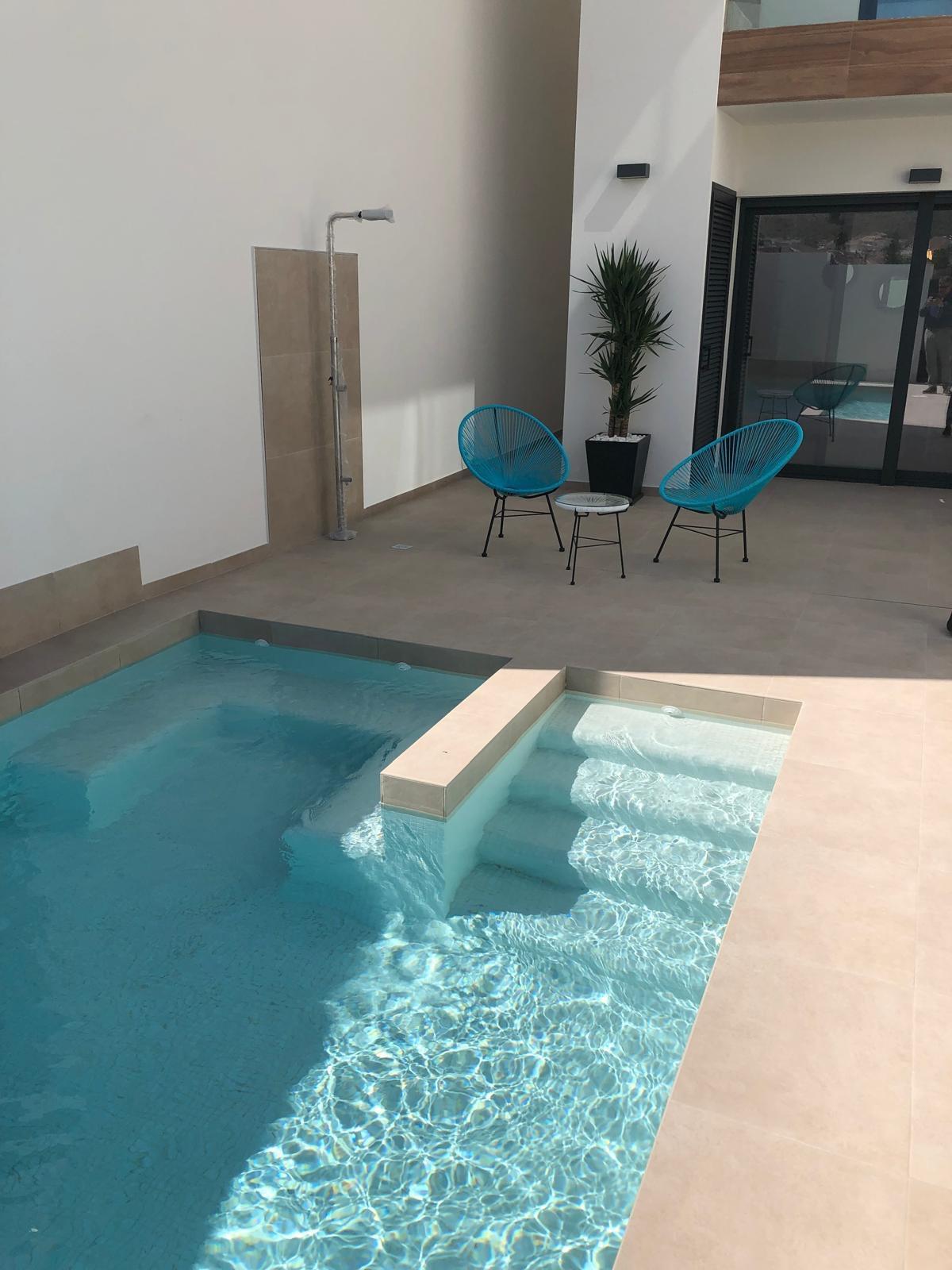 2-1 Villa for Sale in Benijofar, Alicante