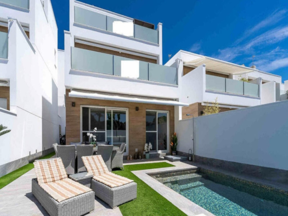 Villa for Sale in San Pedro del Pinatar, Murcia