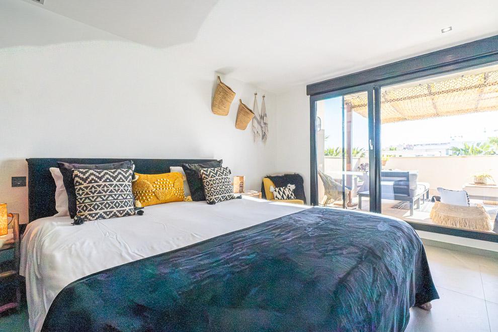 Villa for Sale in Benijofar, Alicante