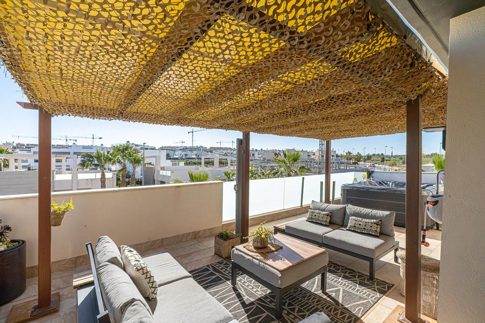 Villa for Sale in Benijofar, Alicante