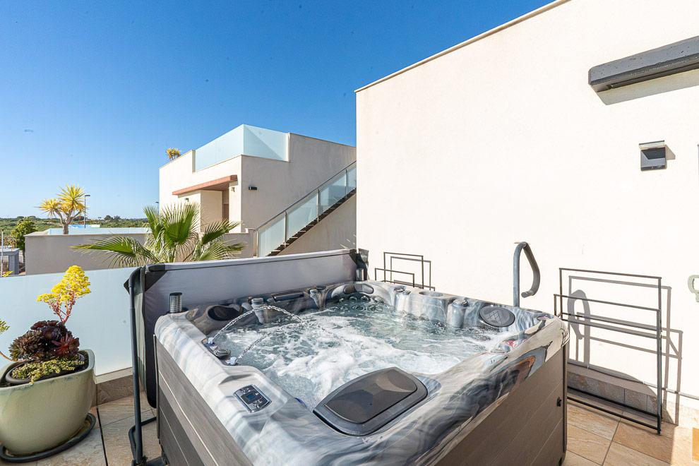 Villa for Sale in Benijofar, Alicante