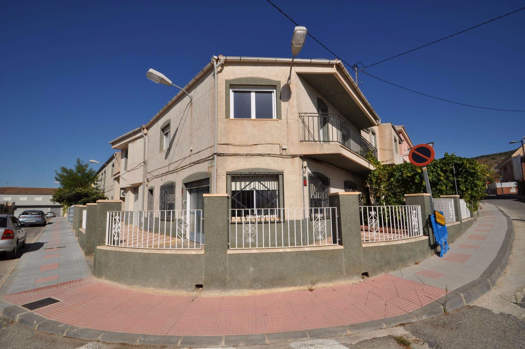 o_1arlg34rf10hs1rdkede1lre1poc2p Town House for Sale in Ibi, Alicante