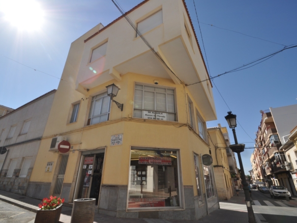 Apartment for Sale in Pinoso, Alicante