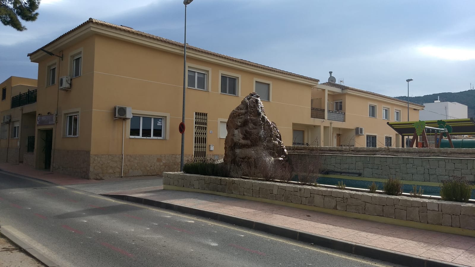 o_1d1vnl8vo1ae8dhhm454ge1c6l20 Town House for Sale in Pinoso, Alicante