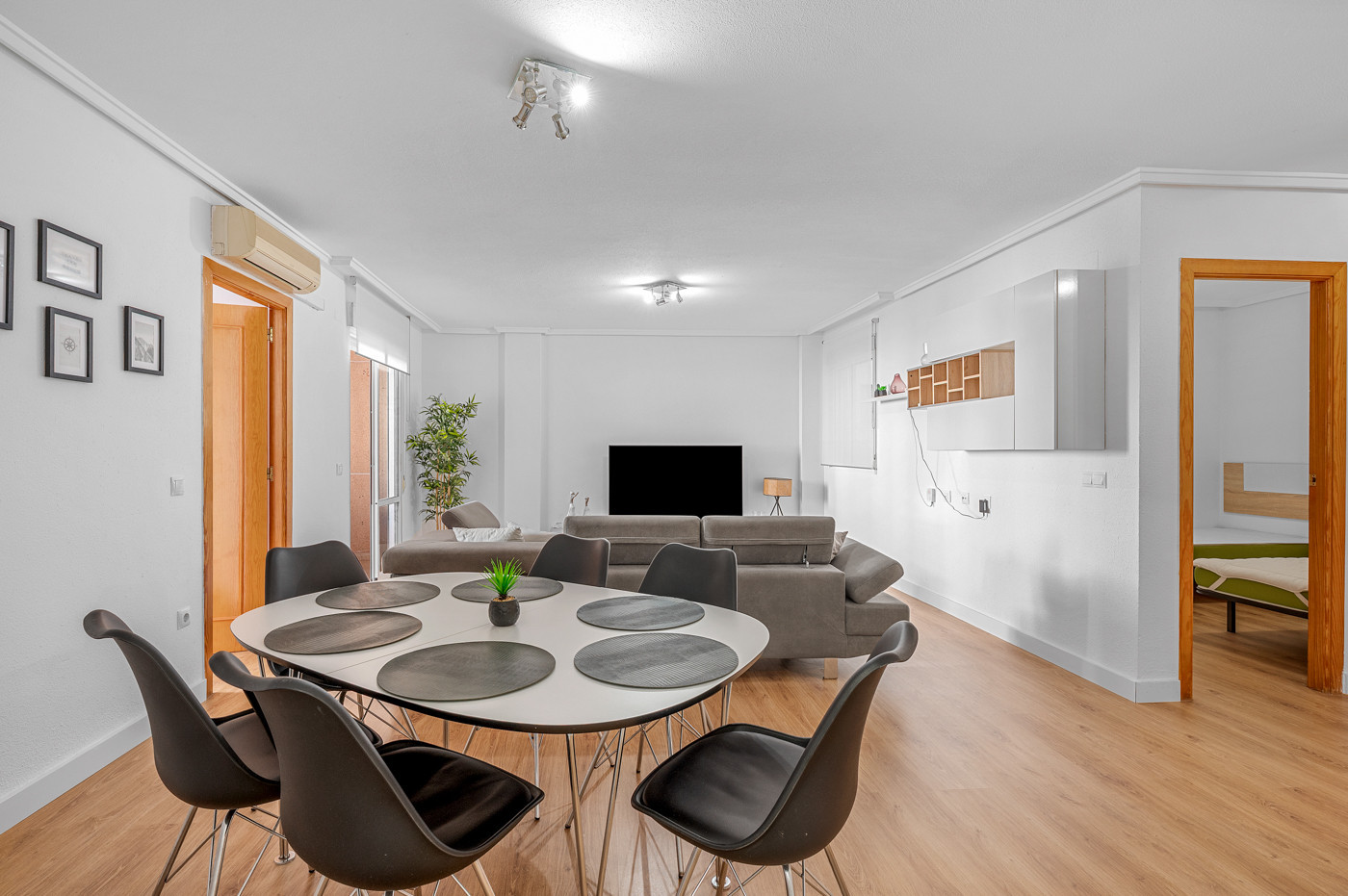 Apartment for Sale in Torrevieja, Alicante