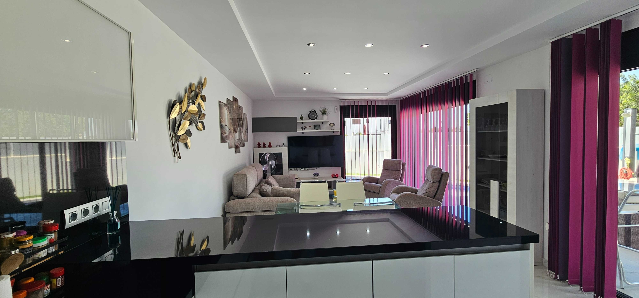 Luxury Corner Villa with Private Pool and Panoramic Solarium in Los Montesinos