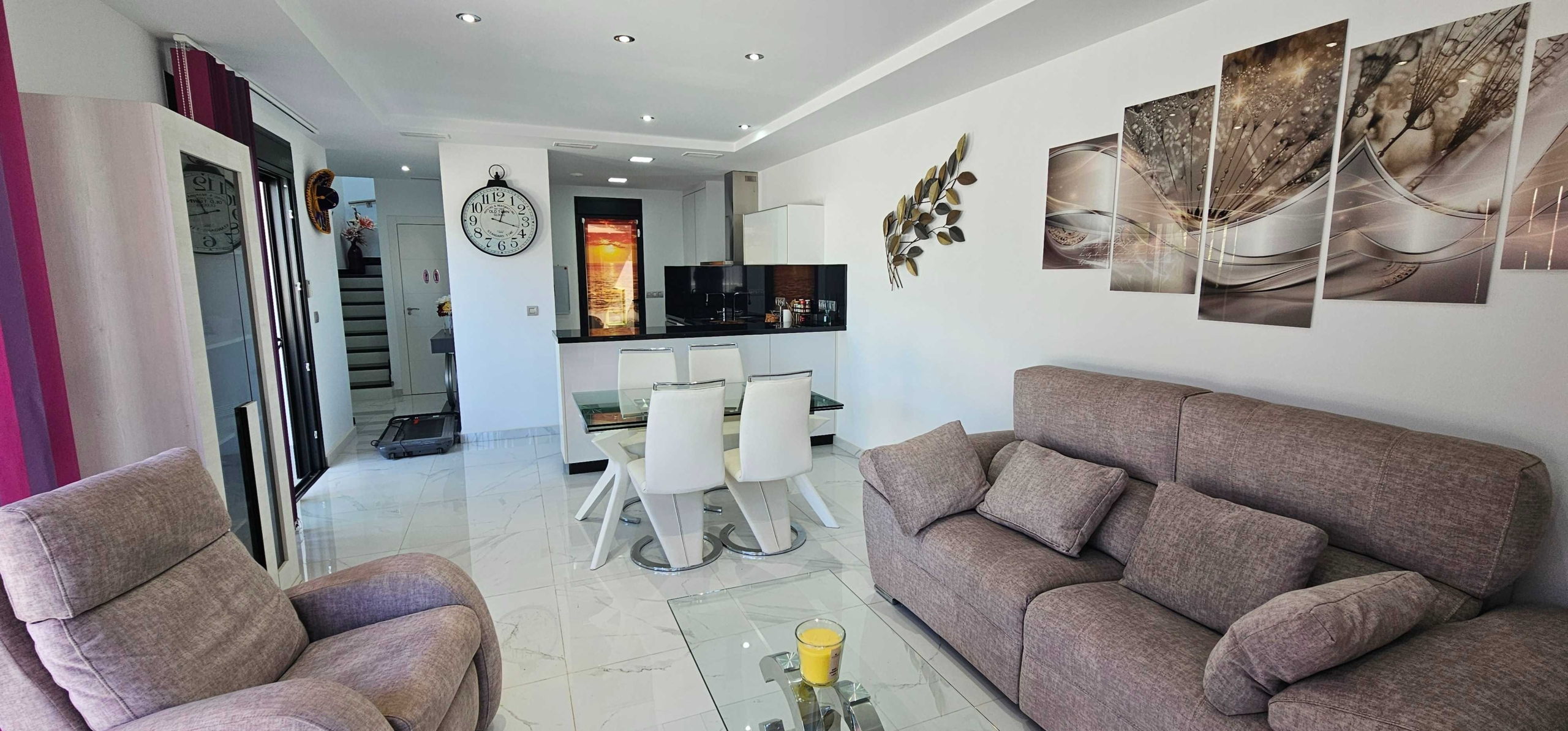 Luxury Corner Villa with Private Pool and Panoramic Solarium in Los Montesinos