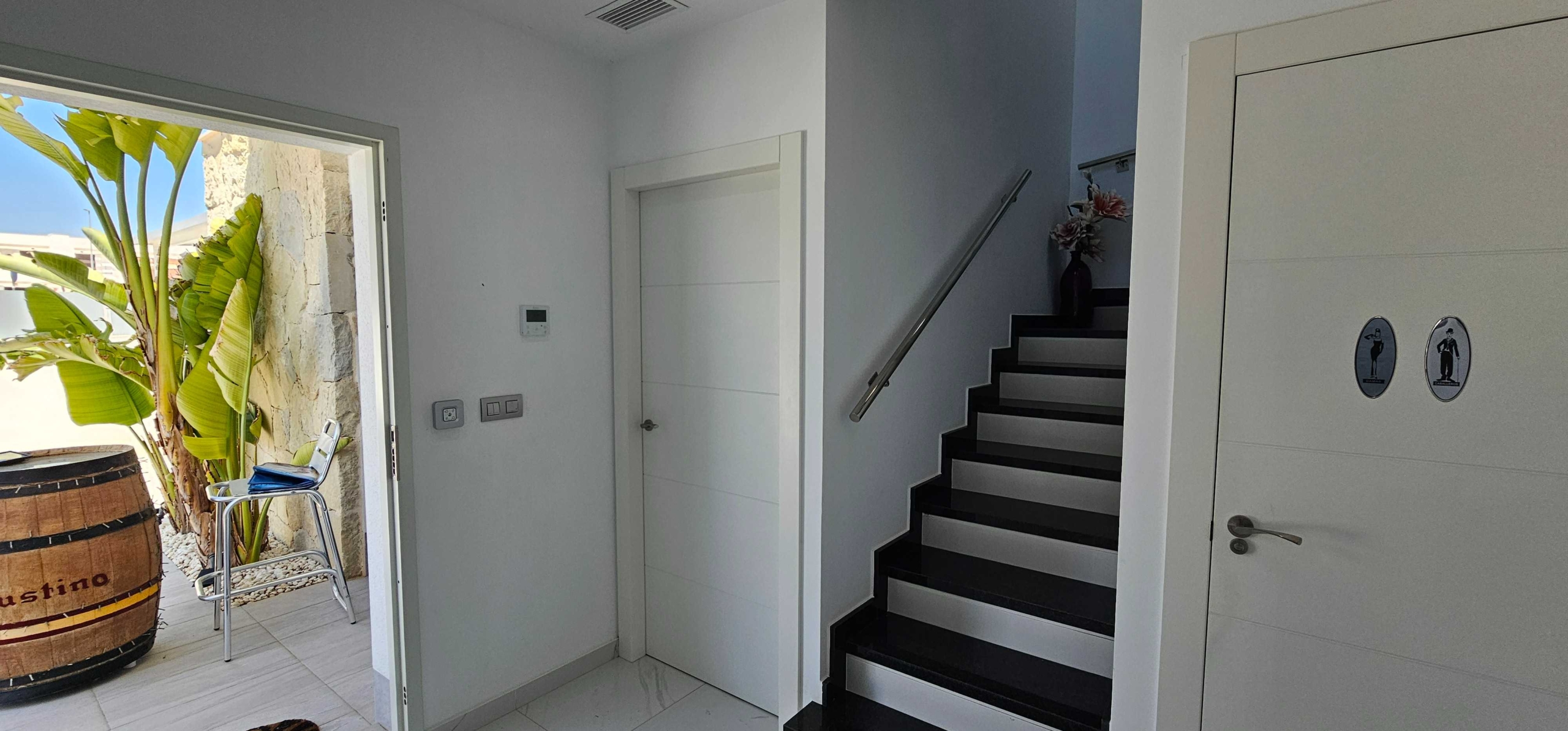 Luxury Corner Villa with Private Pool and Panoramic Solarium in Los Montesinos