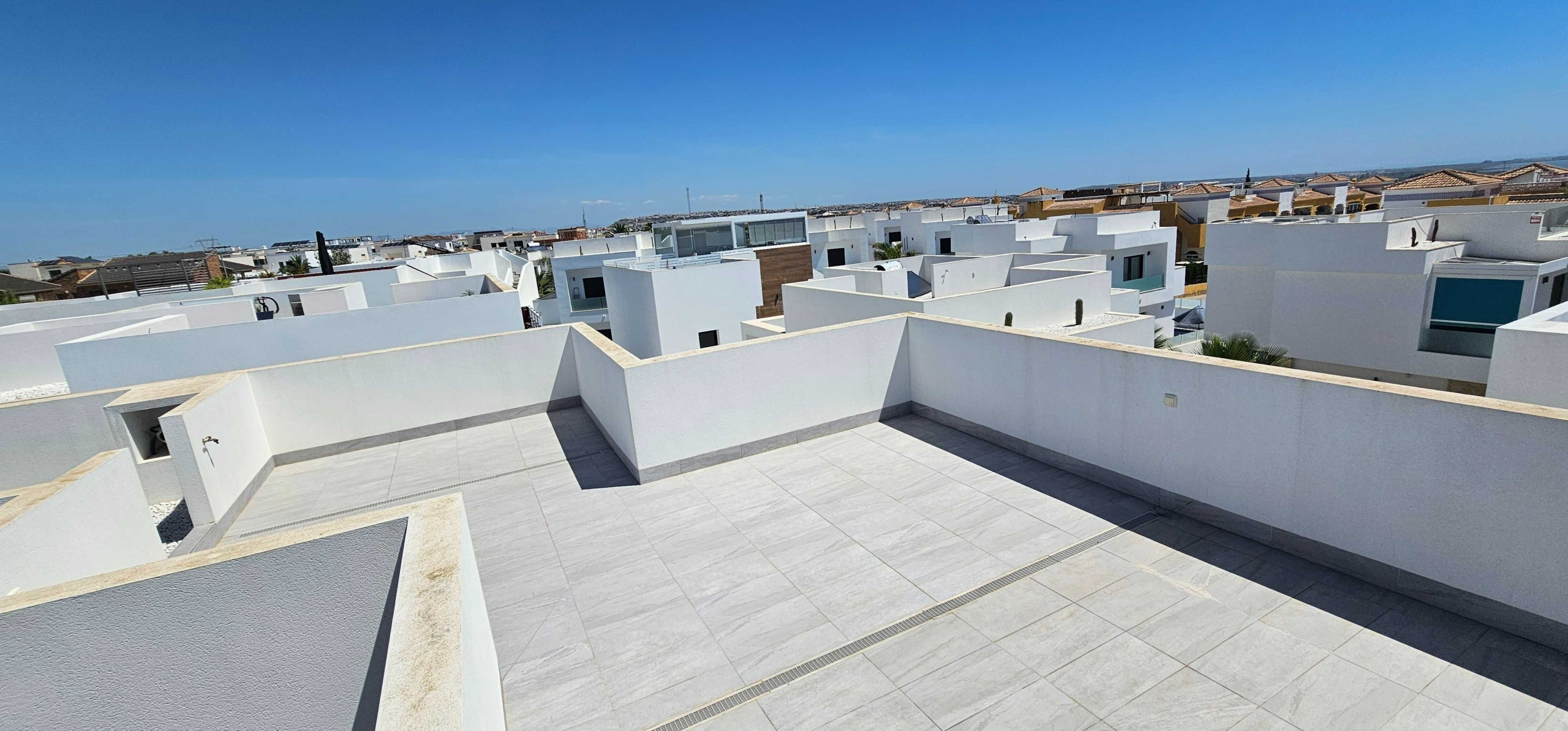 Luxury Corner Villa with Private Pool and Panoramic Solarium in Los Montesinos