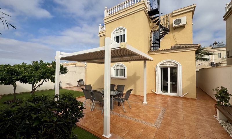 Villa for Sale in Torrevieja, Alicante