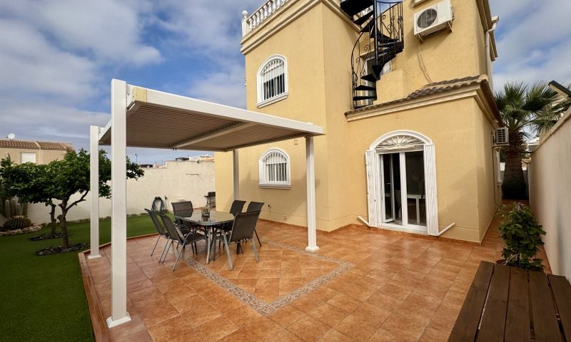 Villa for Sale in Torrevieja, Alicante