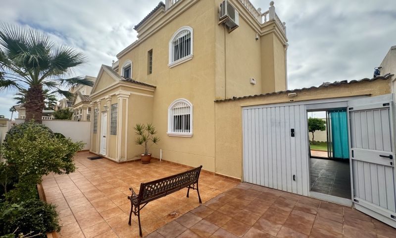 Villa for Sale in Torrevieja, Alicante