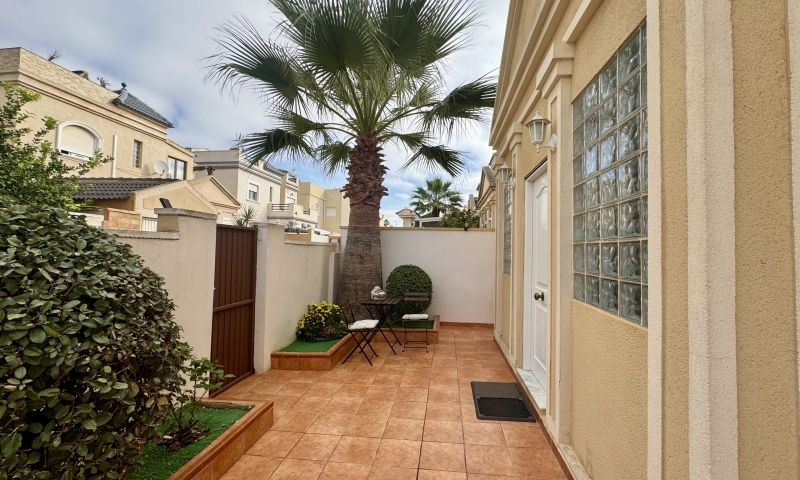 Villa for Sale in Torrevieja, Alicante