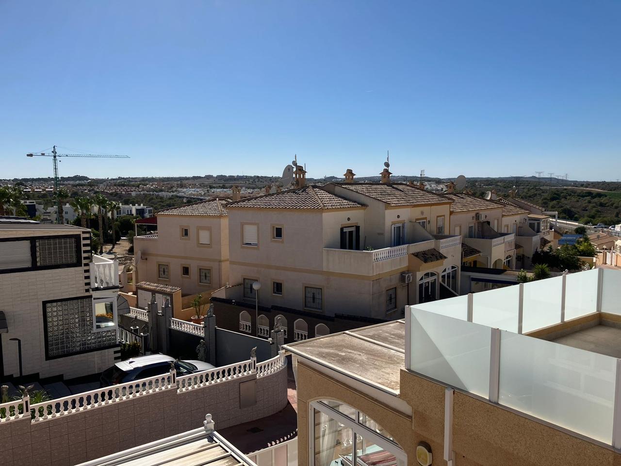 Detached Villa with Private Saltwater Pool in Lake Area Los Almendros