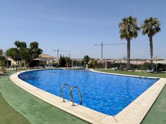 Detached Villa with Private Saltwater Pool in Lake Area Los Almendros