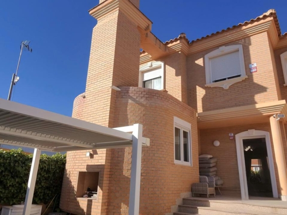 Spacious Luxury Semi-Detached Residence with Pool in Nou Nazaret – San Juan de Alicante
